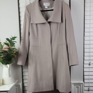 💛‎ HELENE BERMAN Cashmere blend soft light gray coat. Size XL